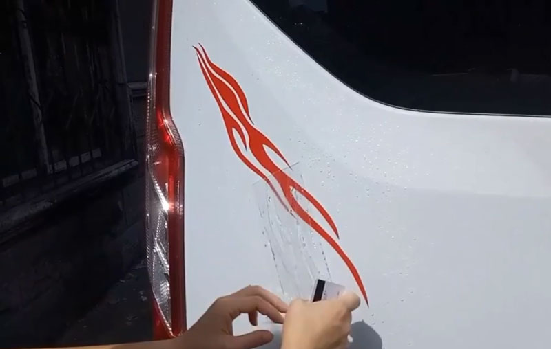 車貼的安裝方法、流程及注意事項(xiàng)的濕貼法
